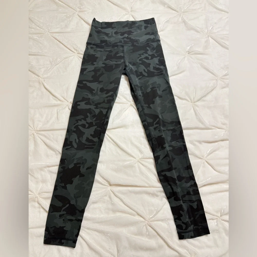 lululemon athletica excellent size